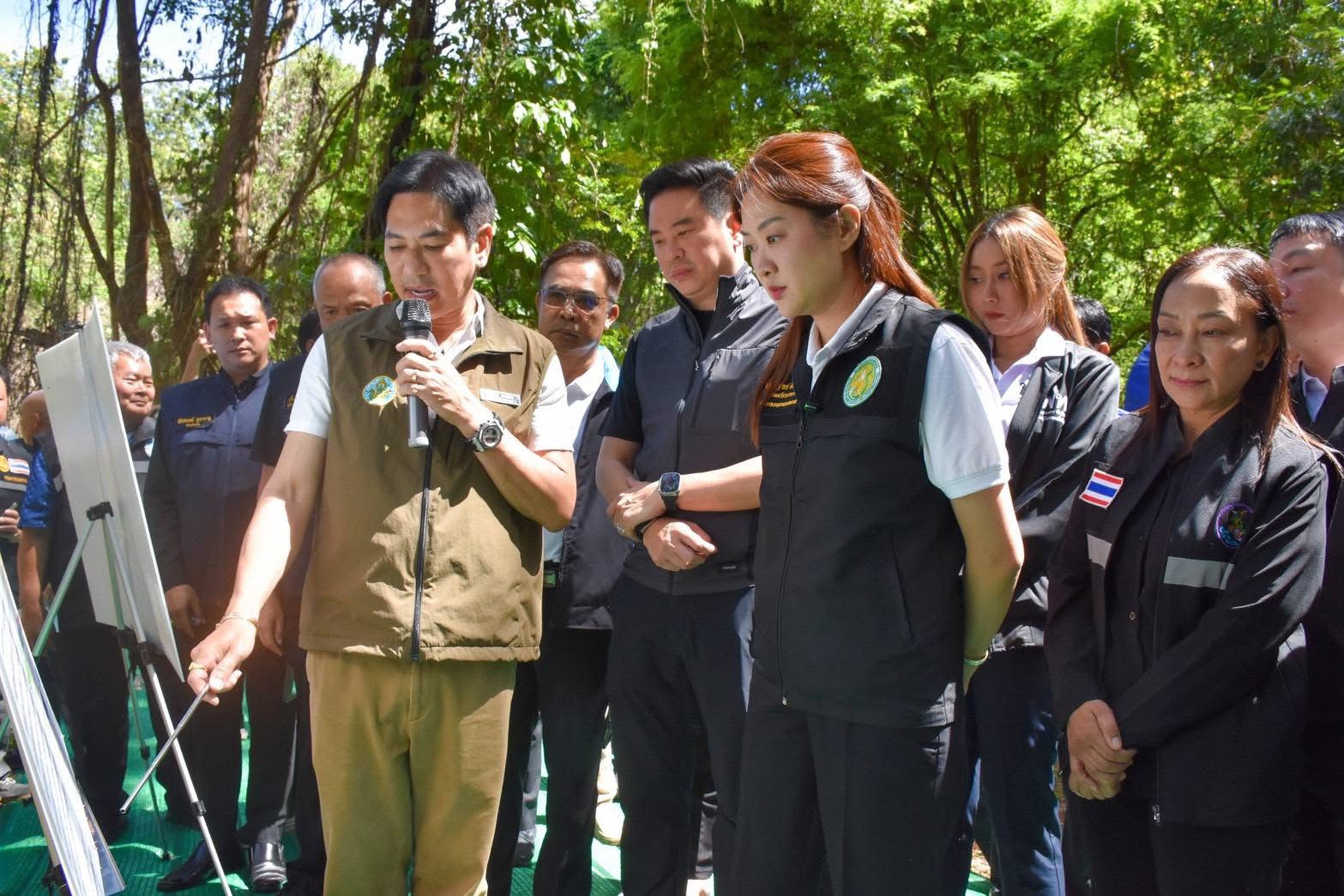 title - ส.ป.ก.ร่วมติดตามรัฐมนตรีช่วยว่าการกระทรวงเกษตรและสหกรณ์ (นางสาวปิยะรัฐชย์ ติยะไพรัช) ลงพื้นที่การตรวจราชการใน อําเภอแม่ออน อําเภอสันทราย จังหวัดเชียงใหม่
